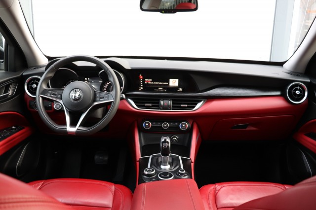 ALFA ROMEO STELVIO 2.0 T Q4 200PK AWD Super AUT/PAN.DAK/20/NAVI/DAB/LED/LEER, Carmix, OSS