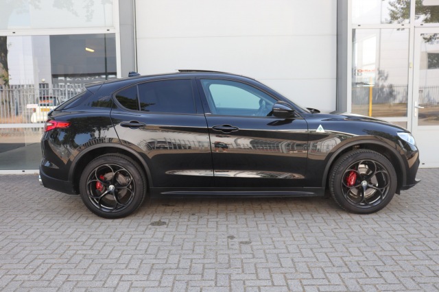 ALFA ROMEO STELVIO 2.0 T Q4 200PK AWD Super AUT/PAN.DAK/20/NAVI/DAB/LED/LEER, Carmix, OSS