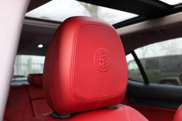 ALFA ROMEO STELVIO 2.0 T Q4 200PK AWD Super AUT/PAN.DAK/20/NAVI/DAB/LED/LEER, Carmix, OSS