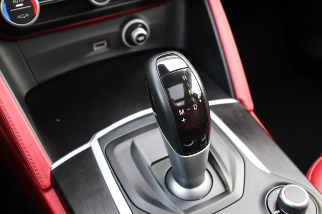 ALFA ROMEO STELVIO 2.0 T Q4 200PK AWD Super AUT/PAN.DAK/20/NAVI/DAB/LED/LEER, Carmix, OSS