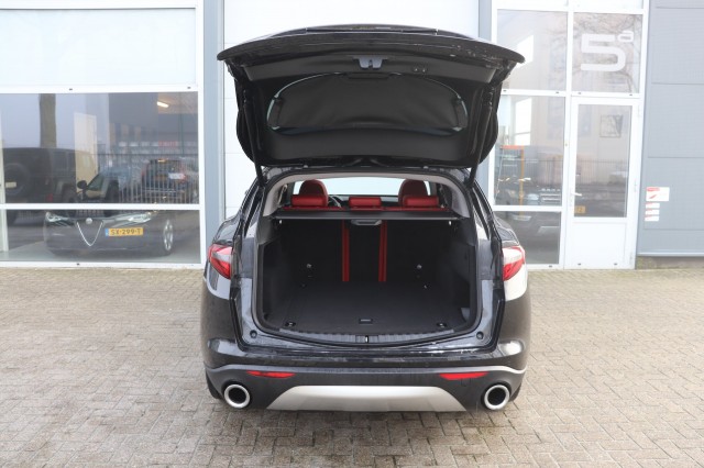 ALFA ROMEO STELVIO 2.0 T Q4 200PK AWD Super AUT/PAN.DAK/20/NAVI/DAB/LED/LEER, Carmix, OSS