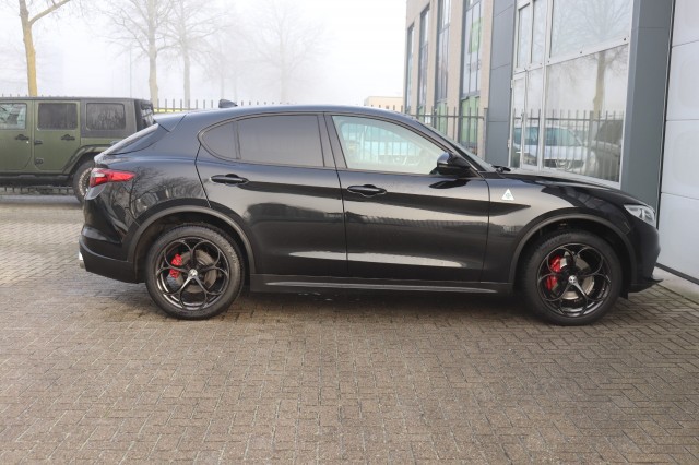 ALFA ROMEO STELVIO 2.0 T Q4 200PK AWD Super AUT/PAN.DAK/20/NAVI/DAB/LED/LEER, Carmix, OSS