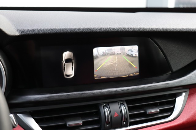 ALFA ROMEO STELVIO 2.0 T Q4 200PK AWD Super AUT/PAN.DAK/20/NAVI/DAB/LED/LEER, Carmix, OSS