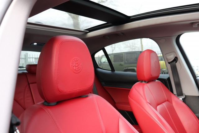 ALFA ROMEO STELVIO 2.0 T Q4 200PK AWD Super AUT/PAN.DAK/20/NAVI/DAB/LED/LEER, Carmix, OSS