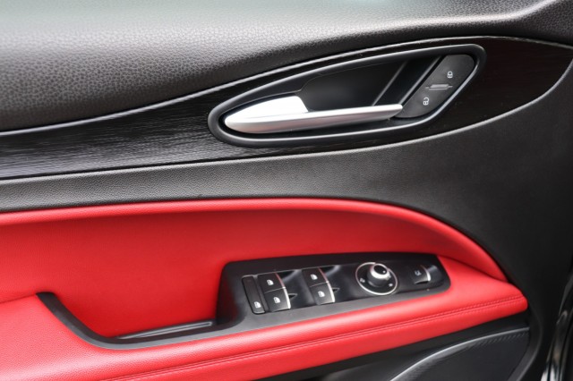 ALFA ROMEO STELVIO 2.0 T Q4 200PK AWD Super AUT/PAN.DAK/20/NAVI/DAB/LED/LEER, Carmix, OSS