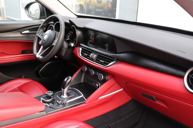 ALFA ROMEO STELVIO 2.0 T Q4 200PK AWD Super AUT/PAN.DAK/20/NAVI/DAB/LED/LEER, Carmix, OSS
