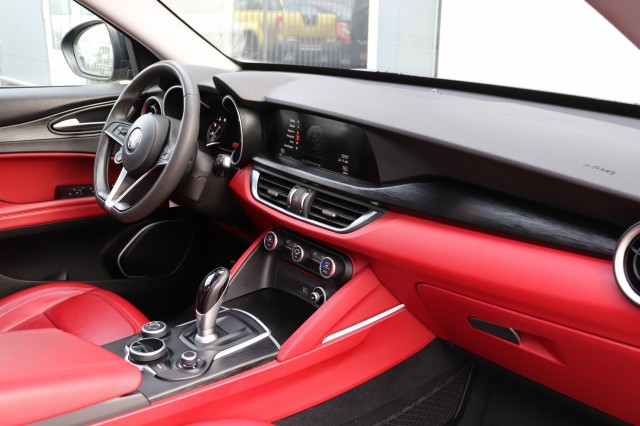 ALFA ROMEO STELVIO 2.0 T Q4 200PK AWD Super AUT/PAN.DAK/20/NAVI/DAB/LED/LEER, Carmix, OSS