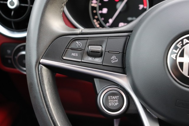 ALFA ROMEO STELVIO 2.0 T Q4 200PK AWD Super AUT/PAN.DAK/20/NAVI/DAB/LED/LEER, Carmix, OSS