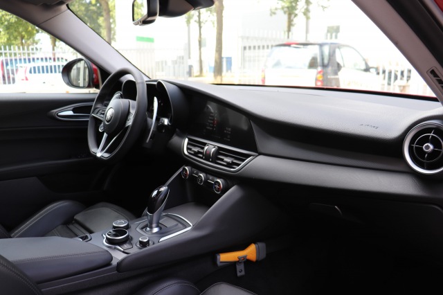 ALFA ROMEO GIULIA 2.2 180PK Super, Carmix, OSS