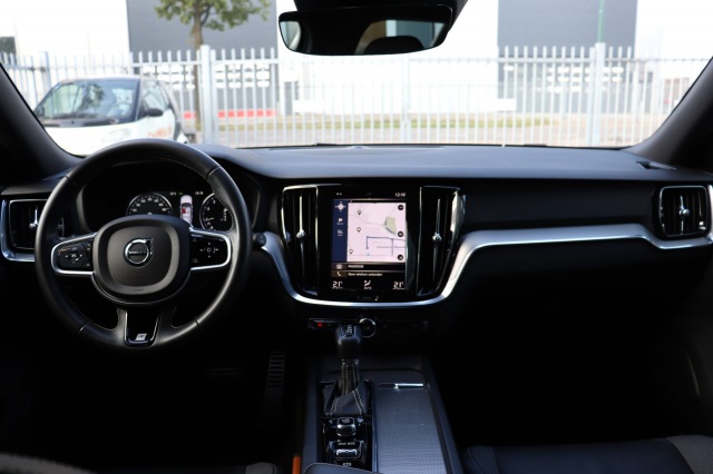 VOLVO V60 2.0 T4 (190PK) R-Design AUT, Carmix, OSS