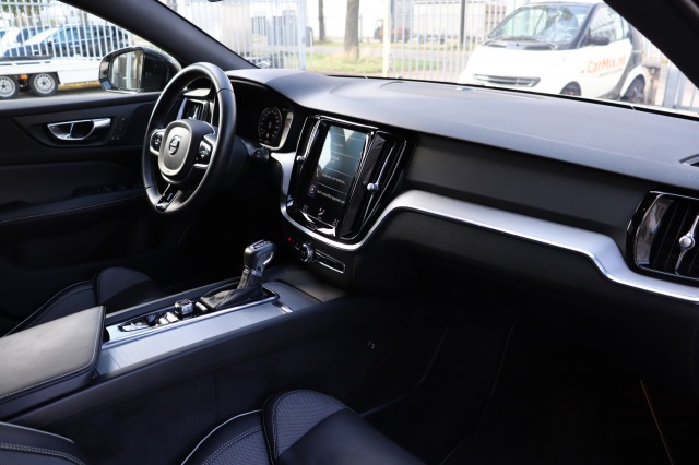 VOLVO V60 2.0 T4 (190PK) R-Design AUT, Carmix, OSS