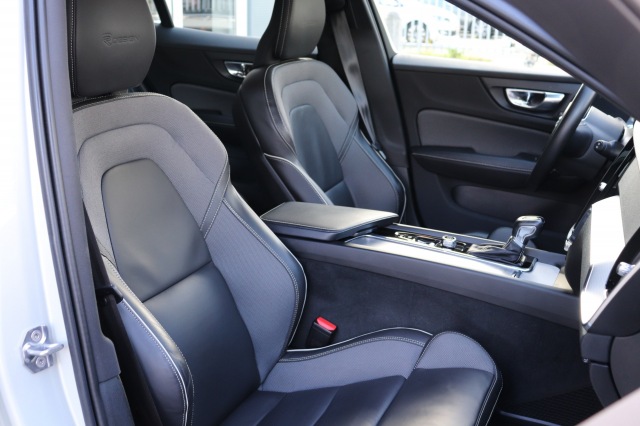 VOLVO V60 2.0 T4 (190PK) R-Design AUT, Carmix, OSS