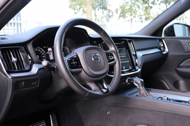 VOLVO V60 2.0 T4 (190PK) R-Design AUT, Carmix, OSS