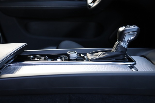 VOLVO V60 2.0 T4 (190PK) R-Design AUT, Carmix, OSS