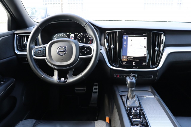 VOLVO V60 2.0 T4 (190PK) R-Design AUT, Carmix, OSS