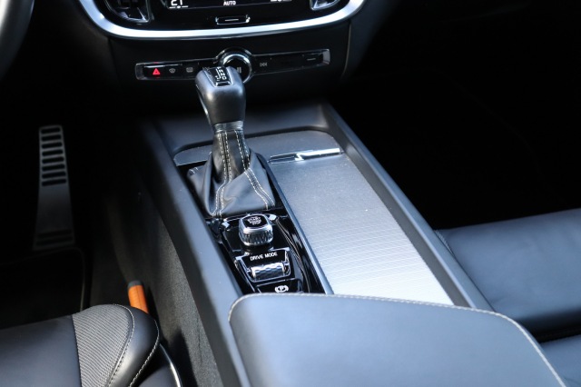 VOLVO V60 2.0 T4 (190PK) R-Design AUT, Carmix, OSS