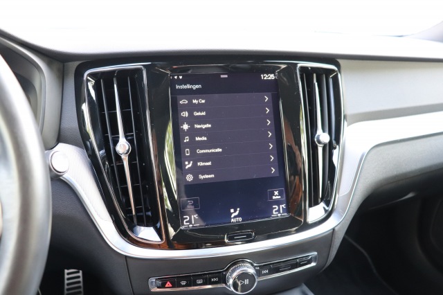 VOLVO V60 2.0 T4 (190PK) R-Design AUT, Carmix, OSS