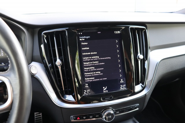 VOLVO V60 2.0 T4 (190PK) R-Design AUT, Carmix, OSS