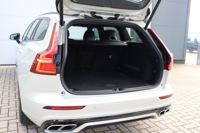 VOLVO V60 2.0 T4 (190PK) R-Design AUT, Carmix, OSS