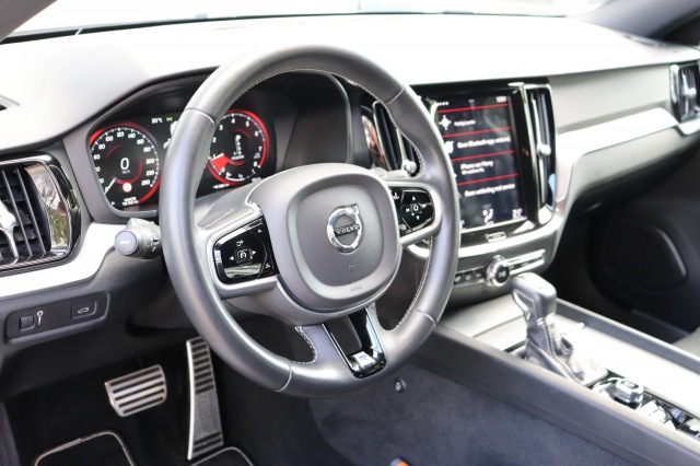 VOLVO V60 2.0 T4 (190PK) R-Design AUT, Carmix, OSS