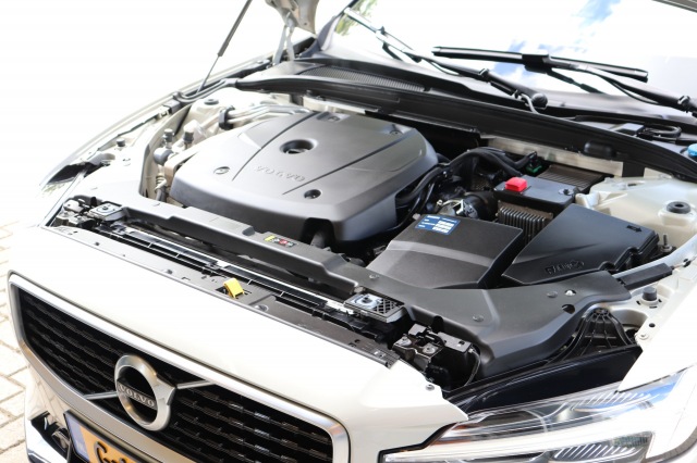 VOLVO V60 2.0 T4 (190PK) R-Design AUT, Carmix, OSS