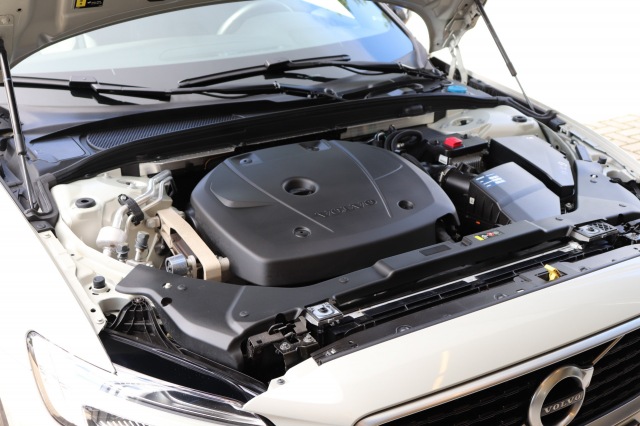 VOLVO V60 2.0 T4 (190PK) R-Design AUT, Carmix, OSS