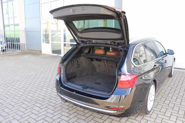 BMW 3-SERIE 320D EDE C. LUXURY F31 AUT/LEER/SPORTSTOELEN/LED/18, Carmix, OSS