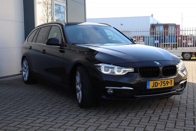 BMW 3-SERIE 320D EDE C. LUXURY F31 AUT/LEER/SPORTSTOELEN/LED/18, Carmix, OSS