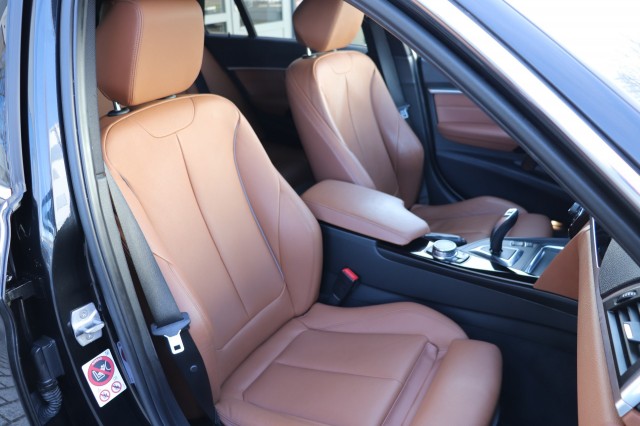 BMW 3-SERIE 320D EDE C. LUXURY F31 AUT/LEER/SPORTSTOELEN/LED/18, Carmix, OSS
