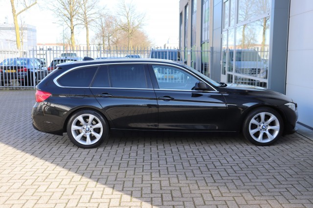 BMW 3-SERIE 320D EDE C. LUXURY F31 AUT/LEER/SPORTSTOELEN/LED/18, Carmix, OSS