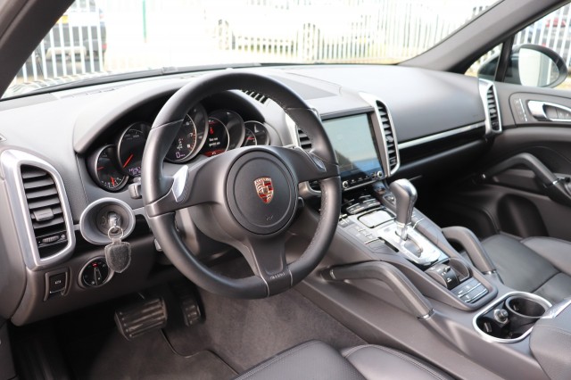 PORSCHE CAYENNE 3.6 V6 AUT/ORIG.NL/NAP/LEER/MOOI!, Carmix, OSS