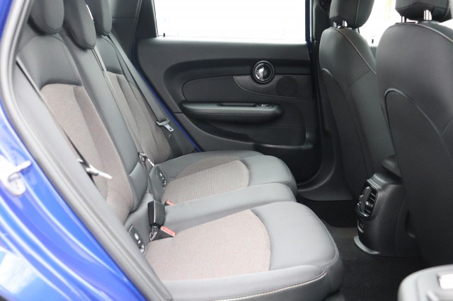 MINI MINI 1.5 Cooper AUT Business Edition/NAVI/CLIMA/CRUISE/17, Carmix, OSS