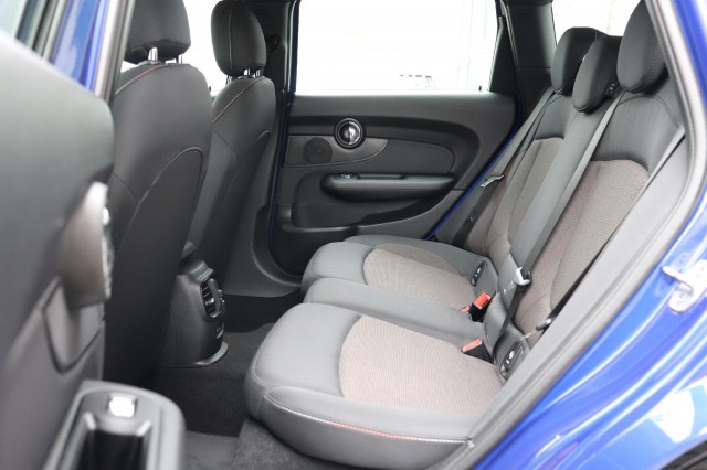 MINI MINI 1.5 Cooper AUT Business Edition/NAVI/CLIMA/CRUISE/17, Carmix, OSS