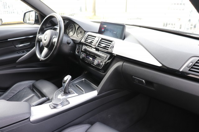 BMW 3-SERIE 330I HIGH EXEC., Carmix, OSS