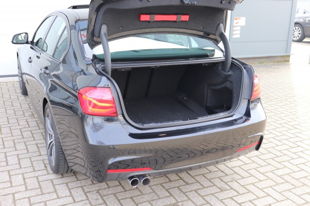 BMW 3-SERIE 330I HIGH EXEC., Carmix, OSS