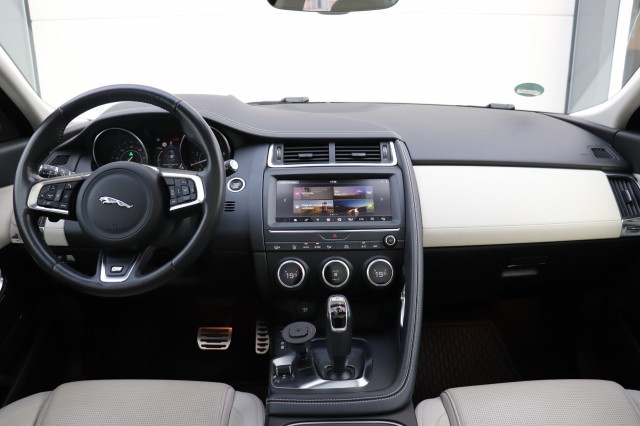 JAGUAR E-PACE 2.0 P250 AWD R-Dynamic HSE/PAN.DAK/360/MEREDIAN/AD.CRUISE/LED/LE, Carmix, OSS