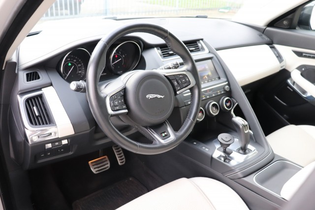 JAGUAR E-PACE 2.0 P250 AWD R-Dynamic HSE/PAN.DAK/360/MEREDIAN/AD.CRUISE/LED/LE, Carmix, OSS