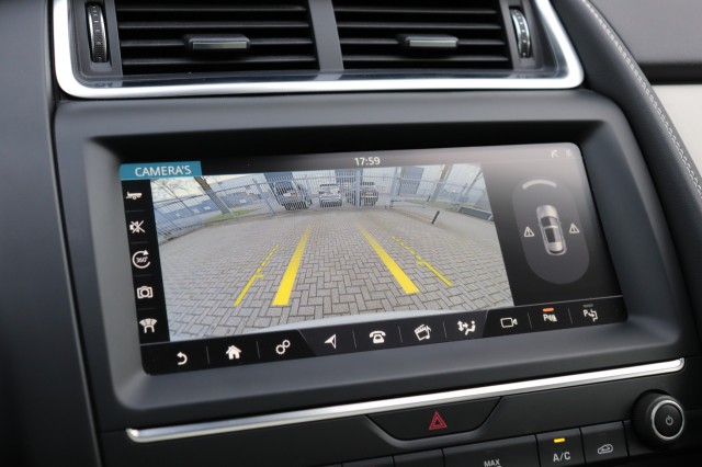 JAGUAR E-PACE 2.0 P250 AWD R-Dynamic HSE/PAN.DAK/360/MEREDIAN/AD.CRUISE/LED/LE, Carmix, OSS