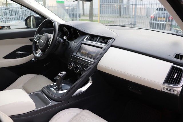 JAGUAR E-PACE 2.0 P250 AWD R-Dynamic HSE/PAN.DAK/360/MEREDIAN/AD.CRUISE/LED/LE, Carmix, OSS