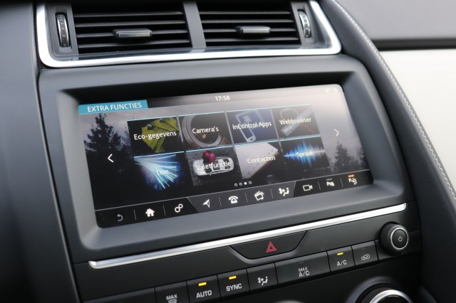 JAGUAR E-PACE 2.0 P250 AWD R-Dynamic HSE/PAN.DAK/360/MEREDIAN/AD.CRUISE/LED/LE, Carmix, OSS