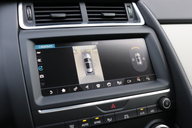 JAGUAR E-PACE 2.0 P250 AWD R-Dynamic HSE/PAN.DAK/360/MEREDIAN/AD.CRUISE/LED/LE, Carmix, OSS