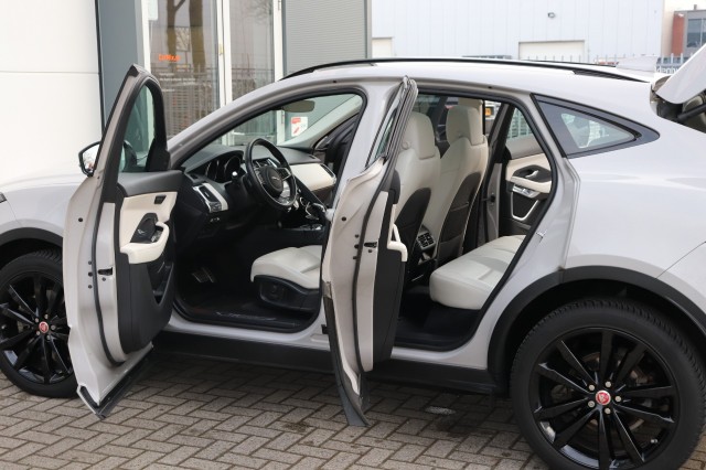 JAGUAR E-PACE 2.0 P250 AWD R-Dynamic HSE/PAN.DAK/360/MEREDIAN/AD.CRUISE/LED/LE, Carmix, OSS