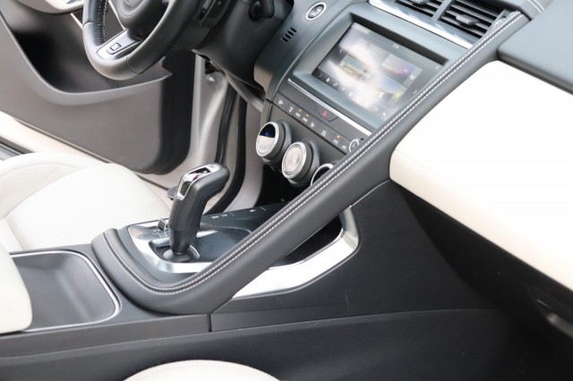 JAGUAR E-PACE 2.0 P250 AWD R-Dynamic HSE/PAN.DAK/360/MEREDIAN/AD.CRUISE/LED/LE, Carmix, OSS