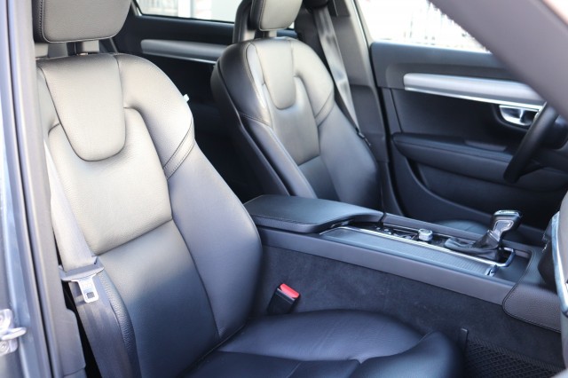 VOLVO V90 2.0 T5 MOMENTUM/LEER/NAVI/STOELVERW./DEALERONDERH./19, Carmix, OSS