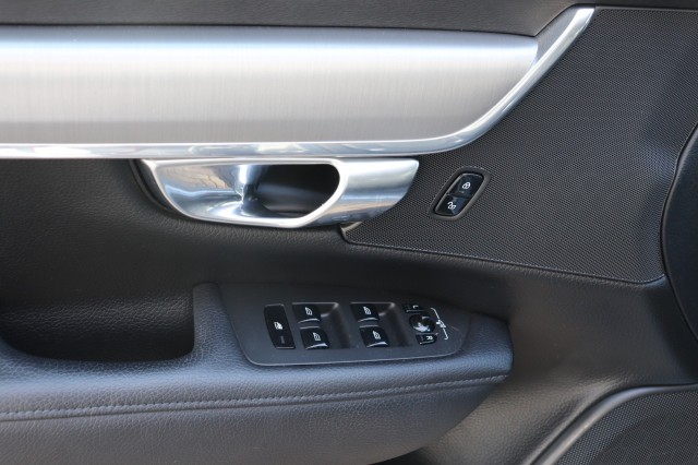 VOLVO V90 2.0 T5 MOMENTUM/LEER/NAVI/STOELVERW./DEALERONDERH./19, Carmix, OSS