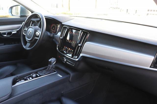VOLVO V90 2.0 T5 MOMENTUM/LEER/NAVI/STOELVERW./DEALERONDERH./19, Carmix, OSS