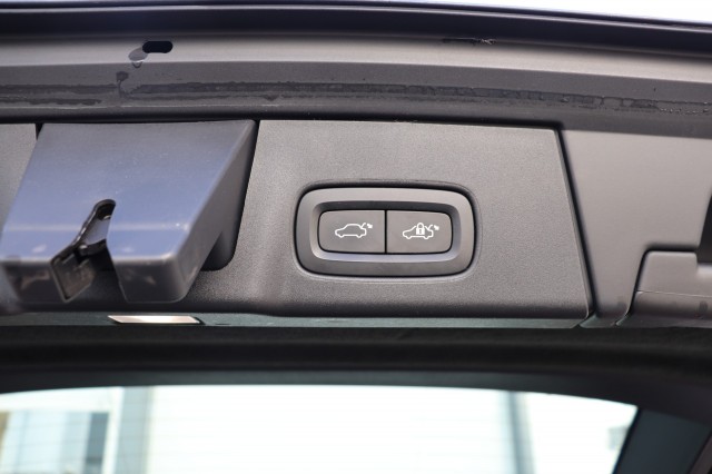 VOLVO V90 2.0 T5 MOMENTUM/LEER/NAVI/STOELVERW./DEALERONDERH./19, Carmix, OSS