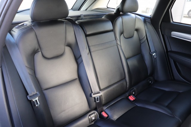 VOLVO V90 2.0 T5 MOMENTUM/LEER/NAVI/STOELVERW./DEALERONDERH./19, Carmix, OSS