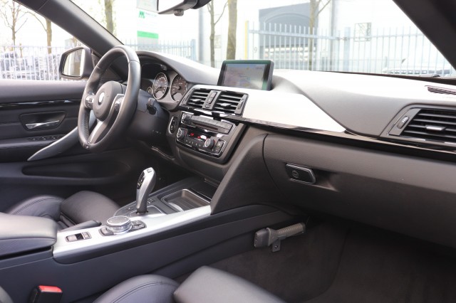 BMW 4-SERIE 435I HIGH EXEC./CAMERA/NEKVERW./HEAD-UP/DEALERONDERH., Carmix, OSS