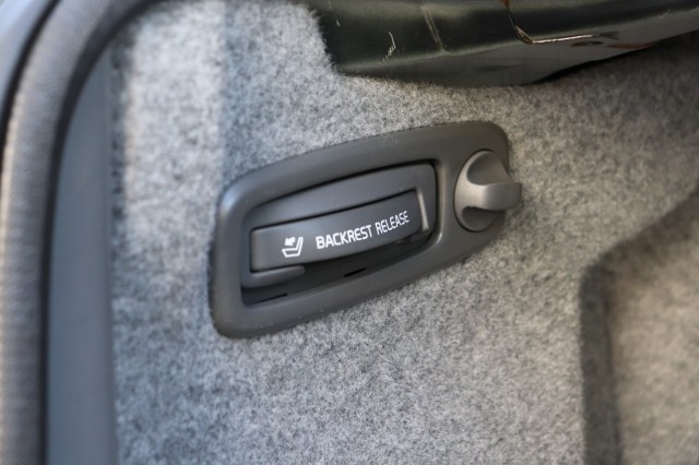 VOLVO S60 2.4 AUT DRIVERS EDITION/1E EIG/ORIG.NL/ORIG.KM'S, Carmix, OSS